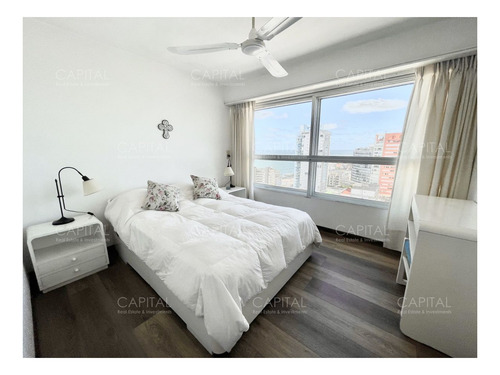 Imagen 14 de 26 de Apartamento De 4 Dormitorios Con Vista Al Puerto En Venta!!