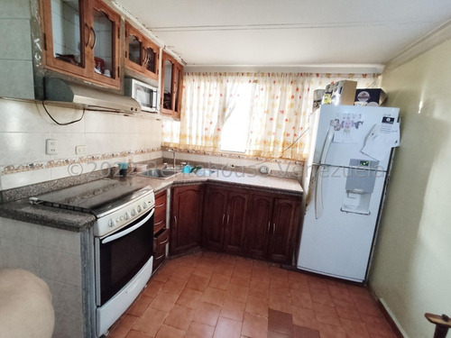 Imagen 11 de 30 de R.c +++ Apartamento En Venta En La Arboleda Barquisimeto Lara +++código 23-5137 Rafael Carrasquel Vende Contáctame 0424.593.75.42 Instagram: @rentahouse.centrooccidente ++