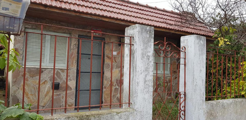 Casa En Venta - 2 Dormitorios 1 Baño - Cochera - 311,6mts2 - Ensenada
