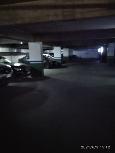 Arriendo Estacionamientos En Edificio Medico Manquehue