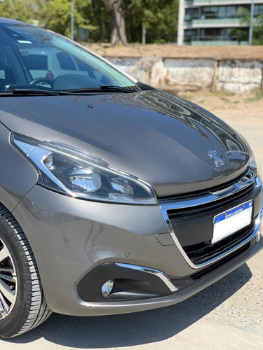 Imagen 8 de 23 de Peugeot 208 2017 1.6 Feline