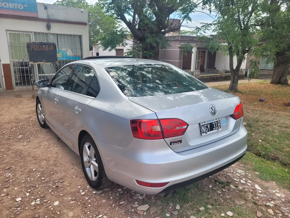 Volkswagen Vento 2.5 Luxury 170cv