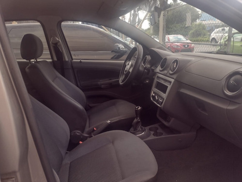 Imagen 9 de 15 de Volkswagen Gol Sedan Cl A/c 2016