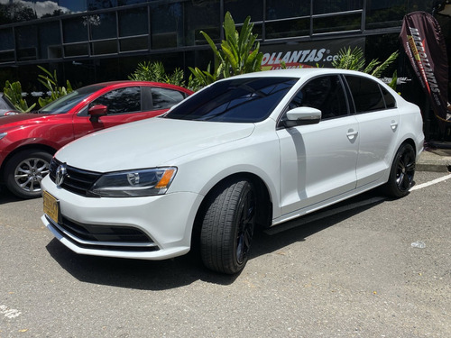 Volkswagen Jetta 2.0 Trendline | TuCarro