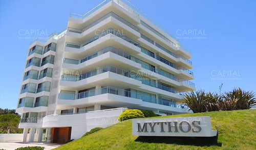 Espectacular Penthouse Duplex Mythos Ubicado En La Parada 31 Playa Brava.