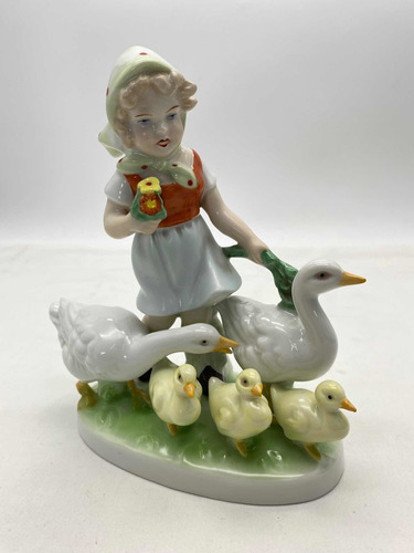 Porcelana Niña Con Patos Marca Bavaria