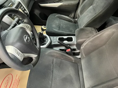 Nissan NP300 Frontier 2.5 Le Aa Mt