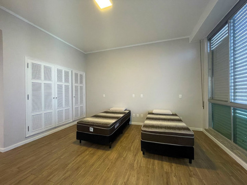 Imagem 23 de 30 de Apartamento Alto Padrão De Frente Para O Mar Nas Pitangueiras Com 6 Suítes E 4 Vagas - Guarujá. - Ap0152