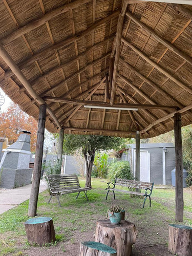 Casa En Venta - 2 Dormitorios 1 Baño - Cochera - 1.750mts2 - Coronel Brandsen