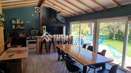 Casa De Campo Remodelada De 4d4b Con Jardin En Frutillar