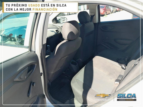 Imagen 10 de 19 de Chevrolet Prisma Joy 2017 Gris Plata 4 Puertas