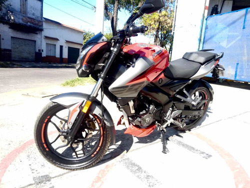 Bajaj Rouser 200 Ns