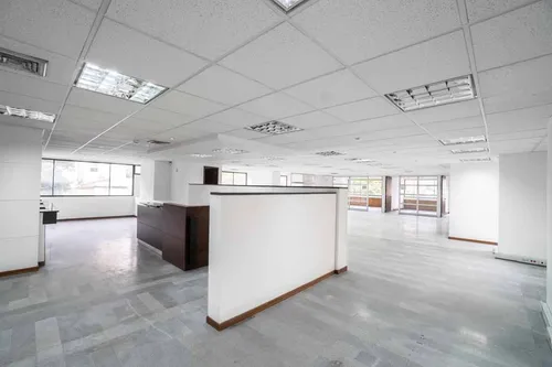 Oficina En Arriendo/venta En Versalles. Cod A1023065