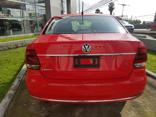 Imagen 6 de 15 de Vento Comfortline Tiptronic 2019
