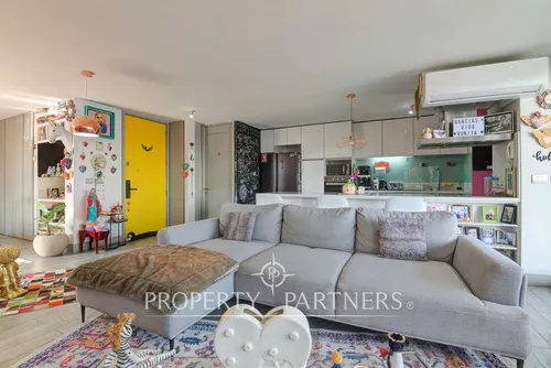 Penthouse Dúplex Con Vista Despejada En Moderno Ed...