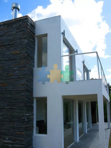 Casa De Estilo Minimalista Próxima Al Mar. - Ref : Eqp3174