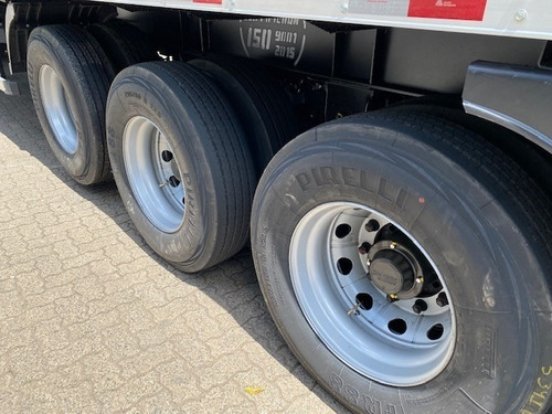 Carreta Bau 3 Eixos Zero Km 2022 Com 13 Pneus Novos Randon
