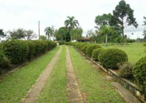 Vendo Chácara Terreno Limpo P/ Plantio Construção De Chalés Ou Centro De Distribuição Com 2 Casas Simples Em São Roque A 3km Estrada Do Vinho E Vinícola Góes Excelente Localização Acesso Fácil Estrada
