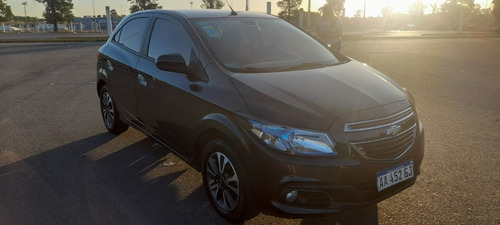 Imagen 3 de 12 de Chevrolet Onix