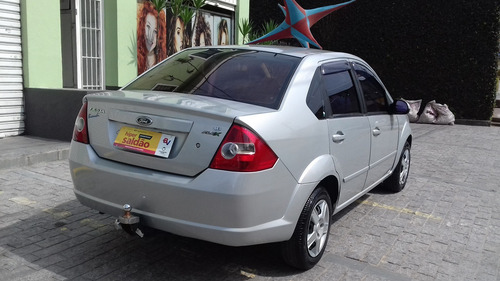Ford Fiesta Sedan 1.6 Completo 2008 $ 17990 Financia