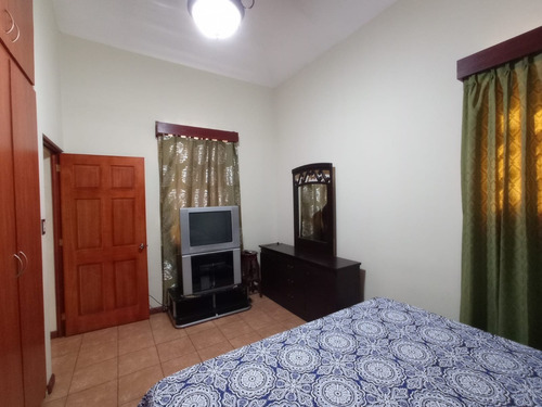 Imagen 27 de 30 de Vendo Belleza De Casa Ubicada En Esquina, 4 Dormitorios, Alta Plusvalia Y Seguridad
