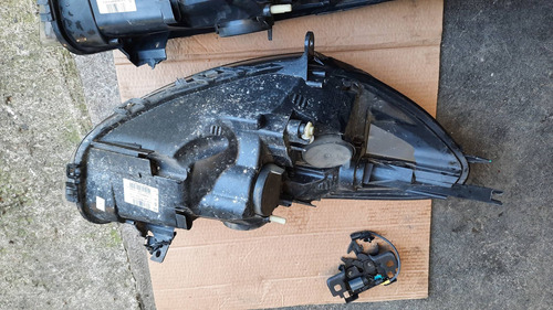 Imagen 2 de 4 de Semioptica Renault Clio Lv Leer Descripción