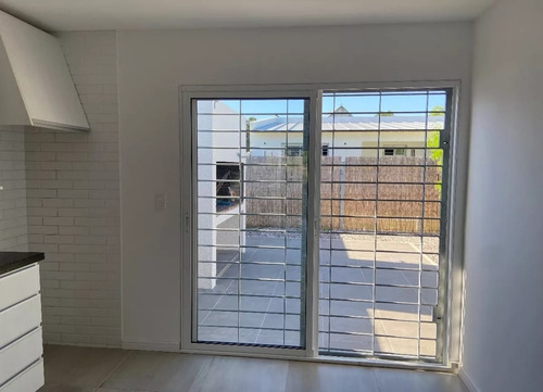 Se Alquila Casa En El Pinar Sur , 2 Dorm 1 Baño. Impecable