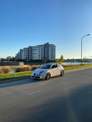 Imagen 11 de 23 de Alfa Romeo Mito 2015 1.4 Tbi Quadrifoglio Verde