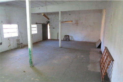 Casas Mas 3 Locales Y 2 Galpones Tomaria Vehiculo