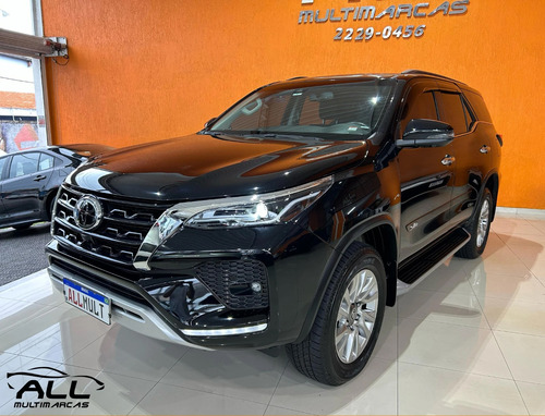 Toyota Hilux SW4 2.8 D-4D TURBO DIESEL SRX 7L 4X4 AUTOMÁTICO