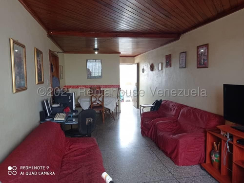  Sp  Bello Apartamento En  Venta En  Centro Barquisimeto  Lara, Venezuela.  3 Dormitorios  2 Baños  92 M² 