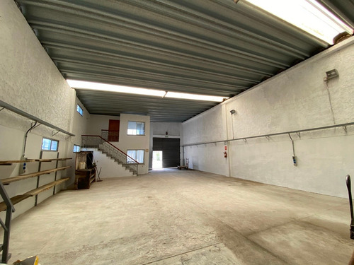 Alquiler Local Malvin Impecable 1000m2 Terreno
