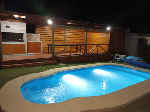 Cabaña Con Piscina Climatizada En Playa Verde (piriapolis)