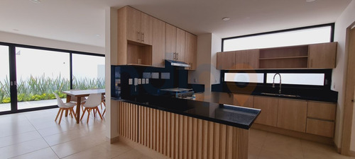 Imagen 8 de 30 de Casa En Venta En Corregidora, Cuatro Recamaras