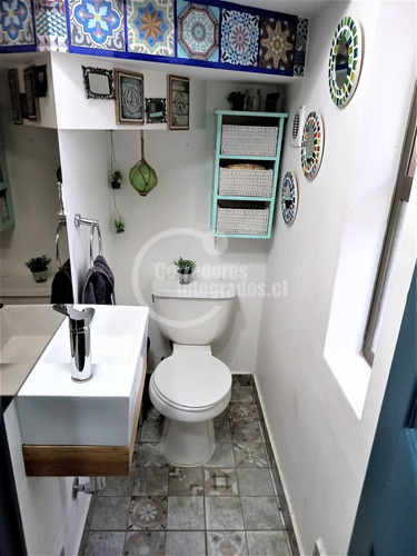 Casa En Venta De 5 Dorm. En La Florida
