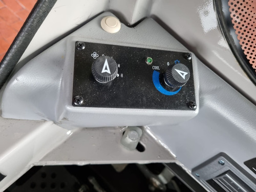 Imagen 4 de 10 de Minicargadora Zoomlion Zs080v Cabina Motor Kubota Bremotors