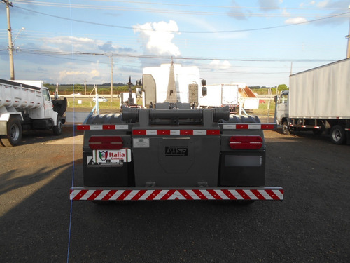 Imagem 4 de 25 de Volvo Vm 260 2010 Roll-on Roll-off
