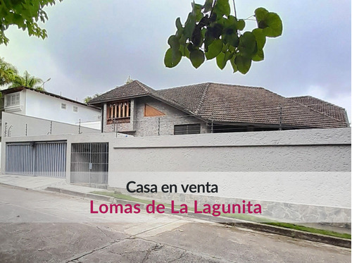 En Venta Bella Casa Actualizada En Lomas De La Lagunita