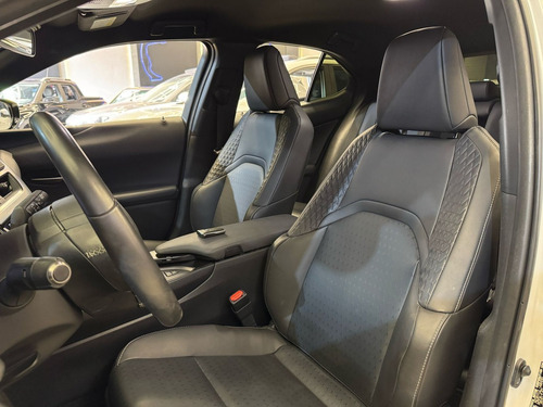 Lexus Ux250H 2.0 VVT-I DYNAMIC