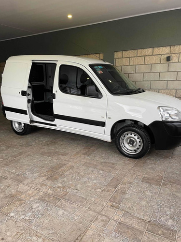 Imagen 13 de 13 de Peugeot Partner 2016 1.6 Hdi Furgon Confort