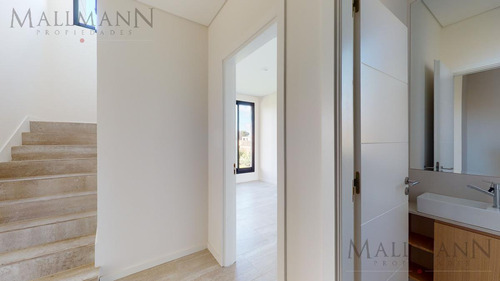 Venta Casa La Calesa Pilará, 4 Habitaciones