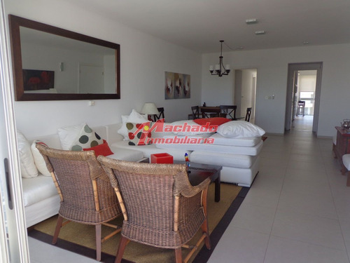 Imagen 7 de 25 de Apartamento En Venta Y Venta, Rincon Del Indio 2 Dormitorios, Con Parrillero Propio