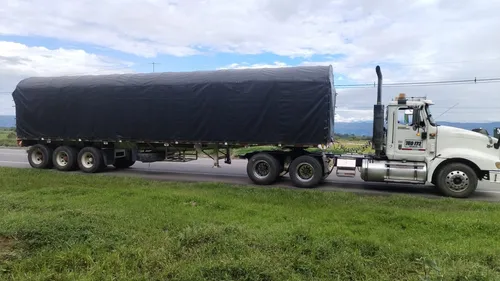Tipo De Servicio: *público* Clase De Vehículo: *tractocamion