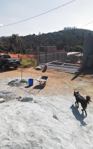 Lote Em Condomínio Fechado De ( Médio Padrão )