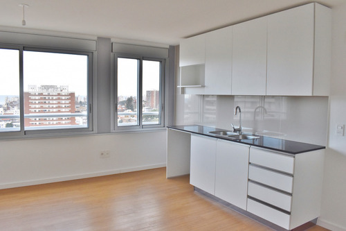 Imagen 1 de 14 de Apartamento 1 Dormitorio En Malvín- E-tower Sky Ne #904