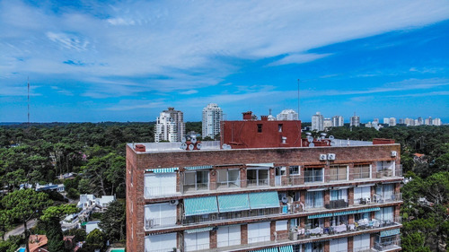 Imagen 11 de 30 de Venta Apartamento 2 Dormitorios Con Vista A La Playa Mansa, Punta Del Este