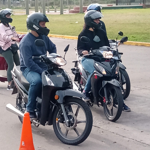 Imagen 8 de 10 de Curso De Manejo Para Motos- Caba- Aprender- Ampliar Licencia