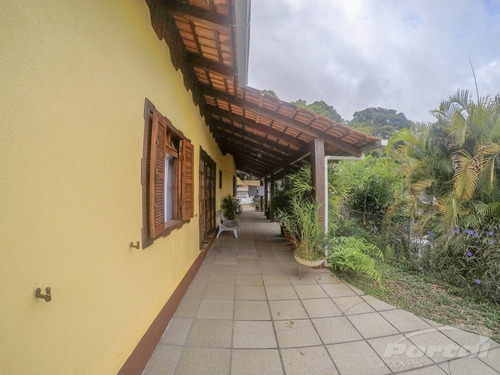 Salto Do Norte - Casa Residencial Com 4 Dorms. Sendo 1 Suíte Living 3 Ambientes Estar, Tv E Bar,lavabo, Varanda ,cozinha,lavanderia,e Despensa, Peças Amplas,construção Sólida, Excelente Estado De Co