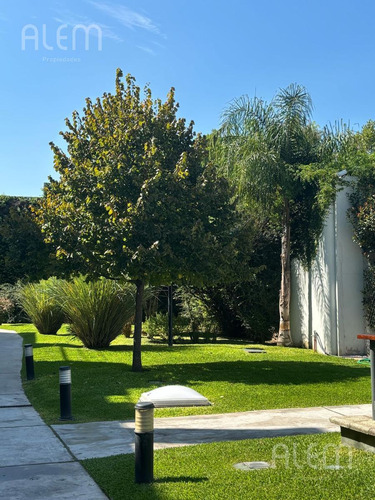 Departamento De 3 Dormitorios En Venta En Complejo Terrazas De Lomas