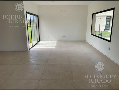 Oportunidad! Casa En Venta En Barrio San Sebastian Area 5